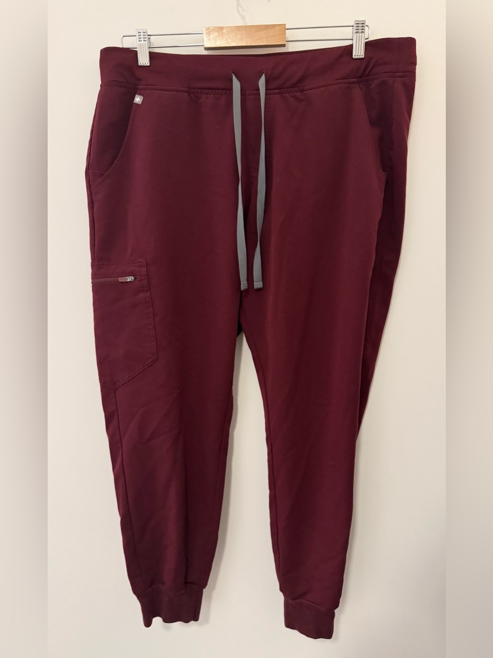 FIGS Zamora Jogger Scrub Pants Burgundy Women’s XL Petite Cargo
